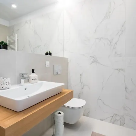 Spring Stylish Pipera