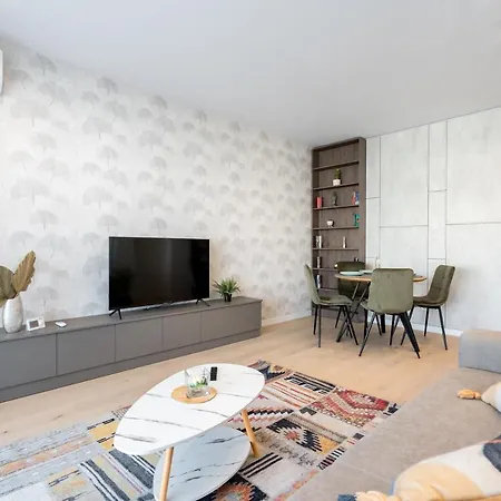 Apartment Spring Stylish Pipera